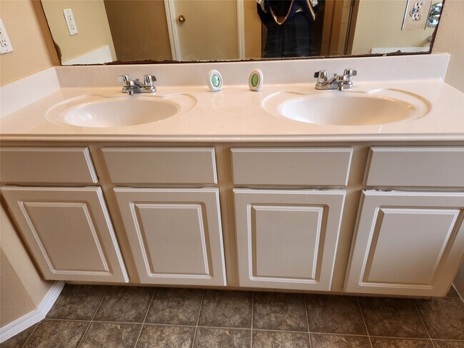 Building Photo - 7346 Cypress Pr Dr