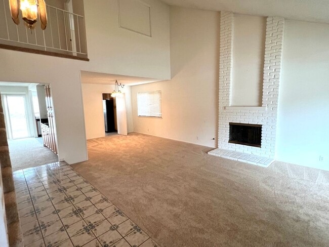 Building Photo - Prime Location: Beautiful Home in Diamond ...