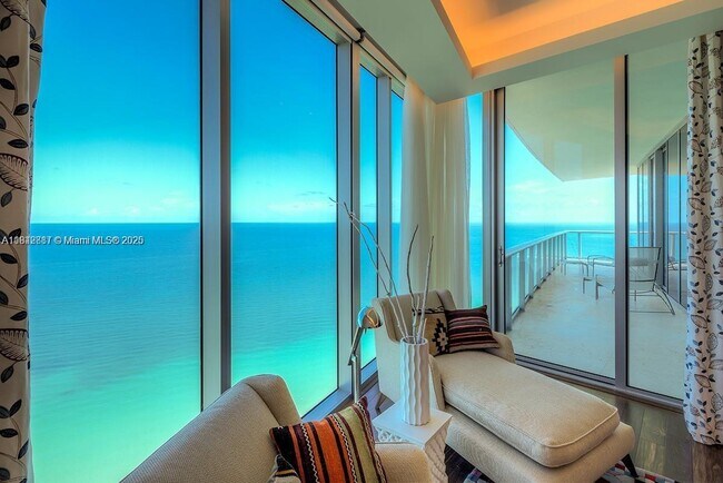 Building Photo - 17001 Collins Ave