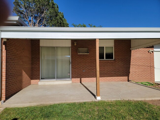 Building Photo - 1217 24th Ave Ct