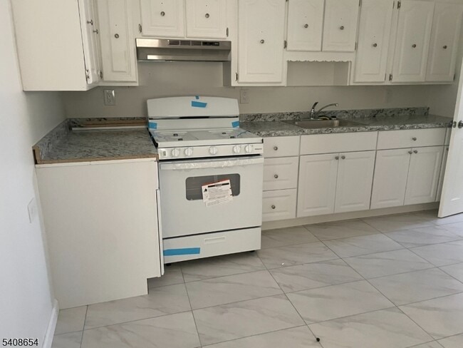 Building Photo - 345 Sussex St