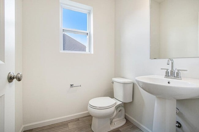 Building Photo - Four Bedroom House in Texas Township