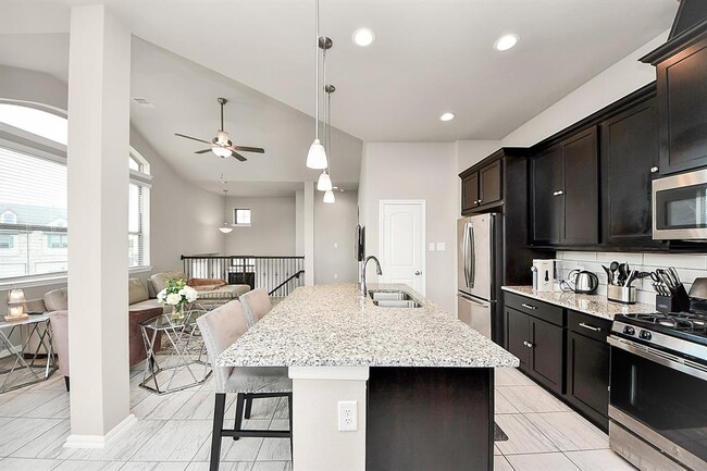 Building Photo - 2518 Terrace Point Dr