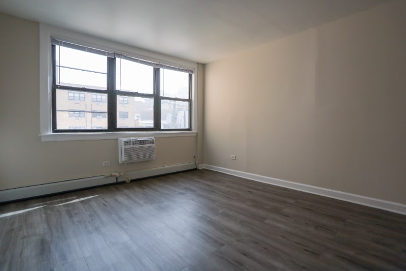 Building Photo - 5841 N Winthrop Ave