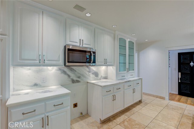 Building Photo - 2740 Hutton Dr
