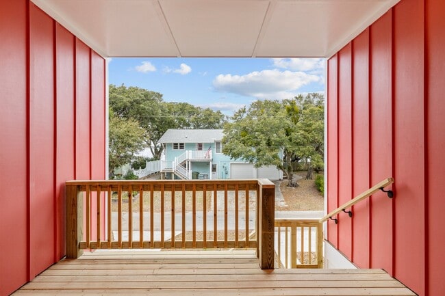 Building Photo - 5603 Sound Dr