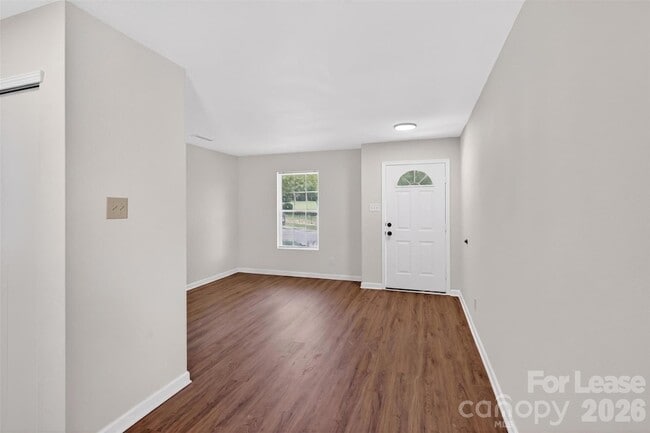 Building Photo - 458 Settlers Ridge Dr