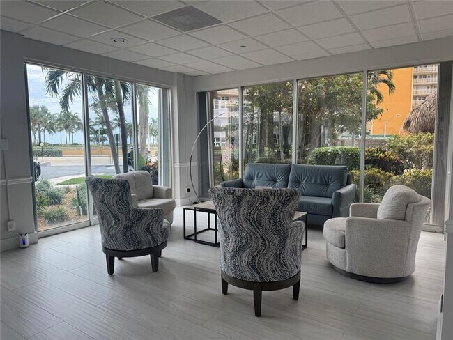 Building Photo - 405 N Ocean Blvd