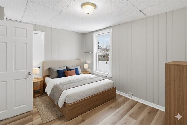 Building Photo - 14 Hacker St