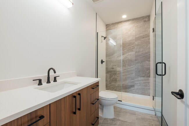 Building Photo - 67 Summer Ave