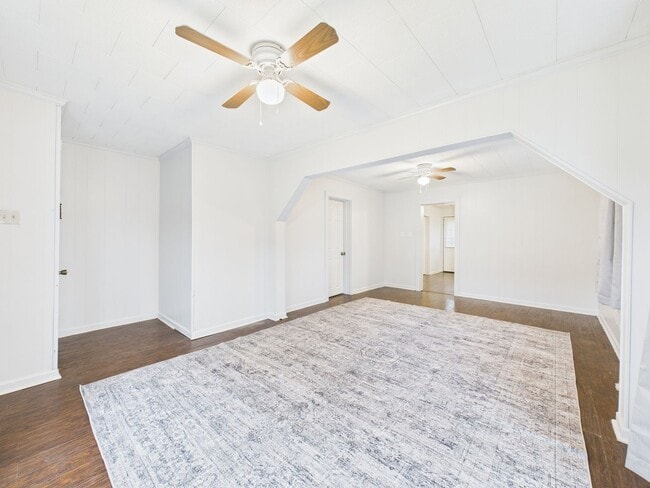 Building Photo - 9123 Cameron St