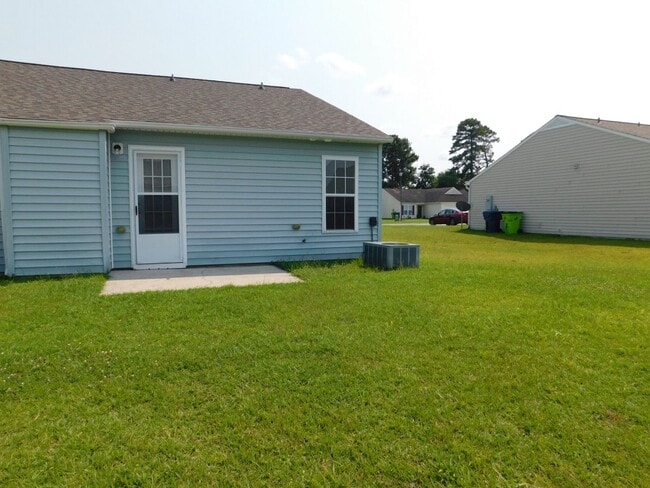 Building Photo - Charming Duplex in Havelock