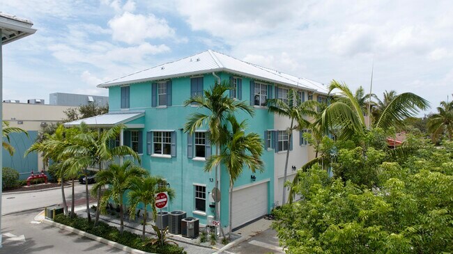 Building Photo - 810 3rd Ave N