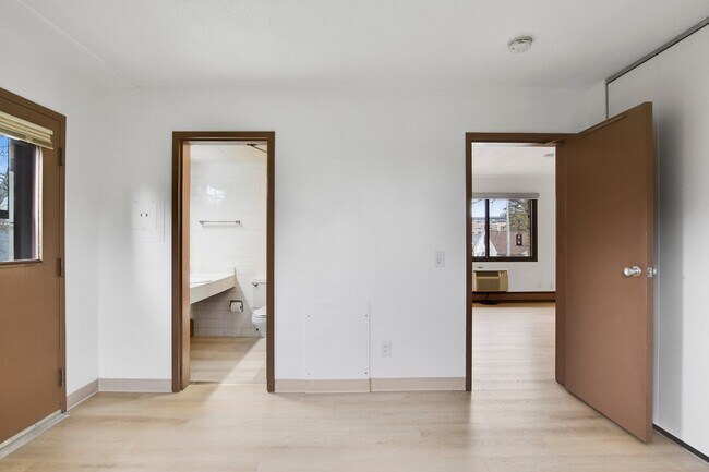 Building Photo - 934 High St