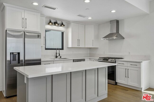 Building Photo - 6521 Homewood Ave