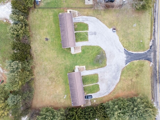 Building Photo - Two bedroom apartment