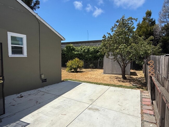 Building Photo - Richmond 2-Bedroom Single Family Home w/ 1...