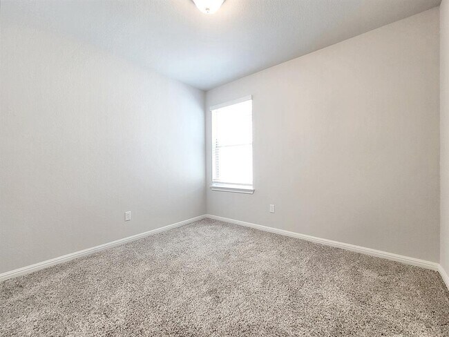 Building Photo - 2044 Arendale Dr