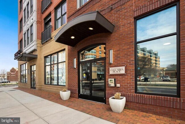Building Photo - 1107 S Walter Reed Dr