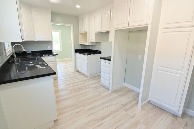 Building Photo - 116 Pleasant Ridge Ave