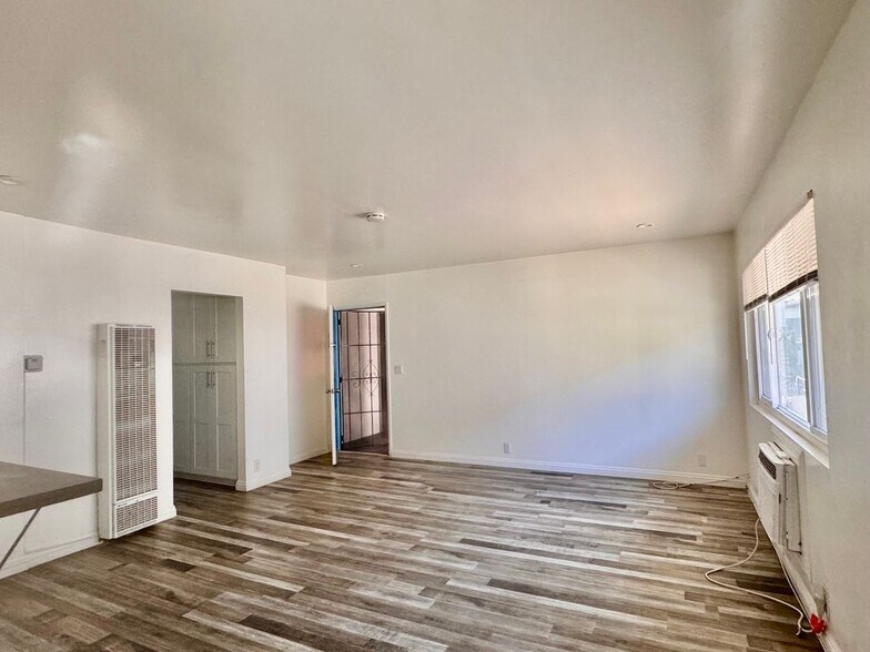 Building Photo - 8231 Tapia Via Dr