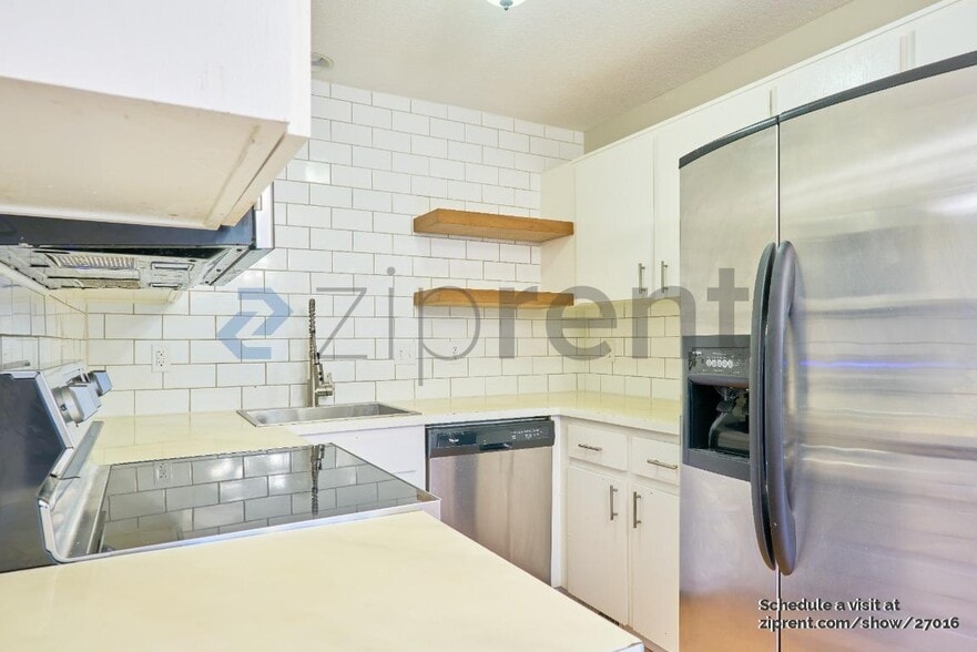 Building Photo - Unit
