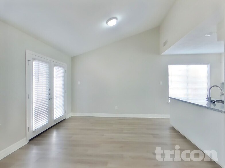 Building Photo - 6342 Briar Terrace Dr