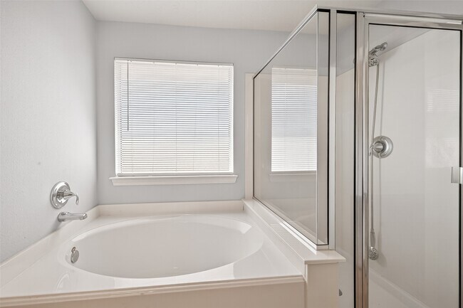 Building Photo - 3216 Victorian Manor Ln