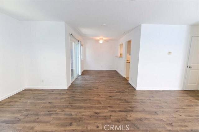 Building Photo - 257 Avenida Victoria