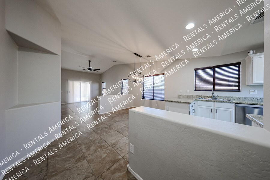 Building Photo - 3955 E Blue Sage Ct