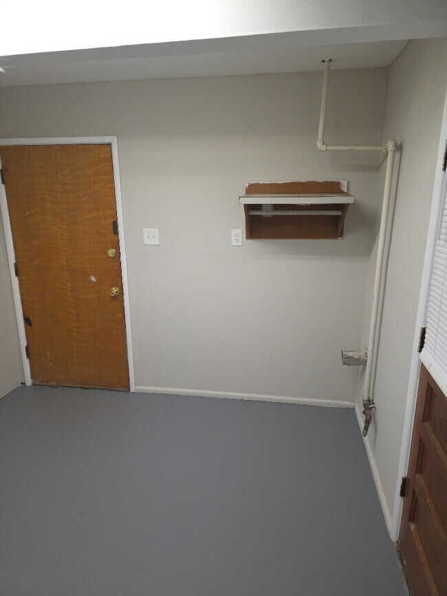 Building Photo - Charming 3-Bedroom Home in a Quiet St. Louis Neighborhood