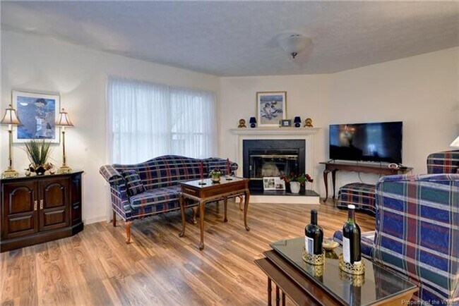 Building Photo - 2 Bedroom/ 2.5 Bathroom- The Mews