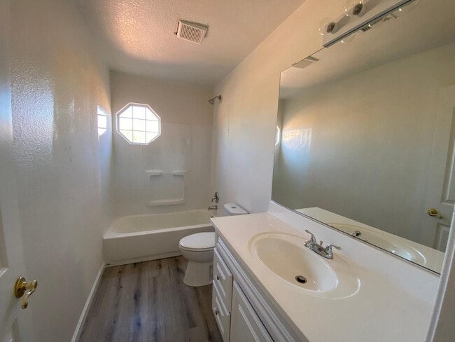 Building Photo - 10254 Hopi Ln