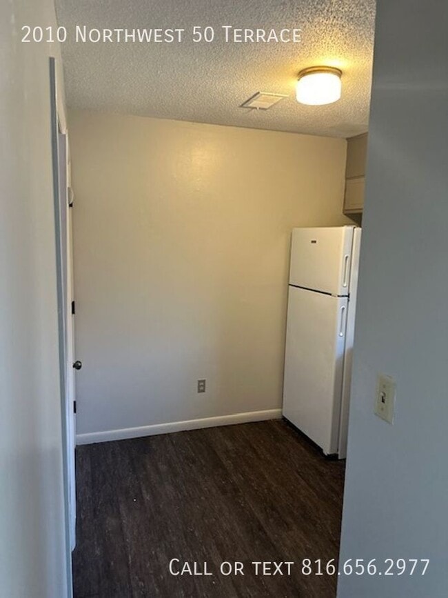 Building Photo - 2010 NW 50 Terrace