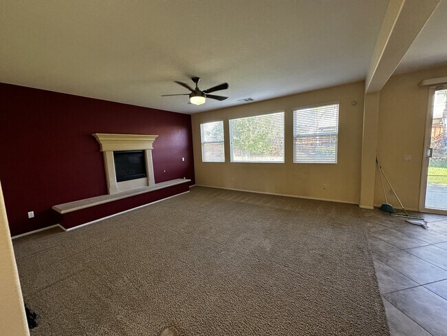 Building Photo - 1155 Polyanthus Ln