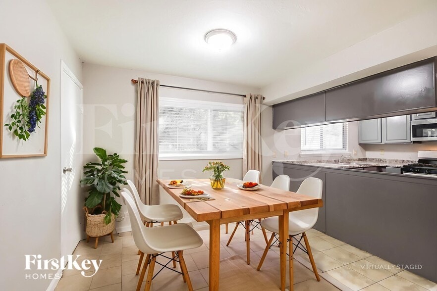 Building Photo - 3214 Sycamore Springs Dr