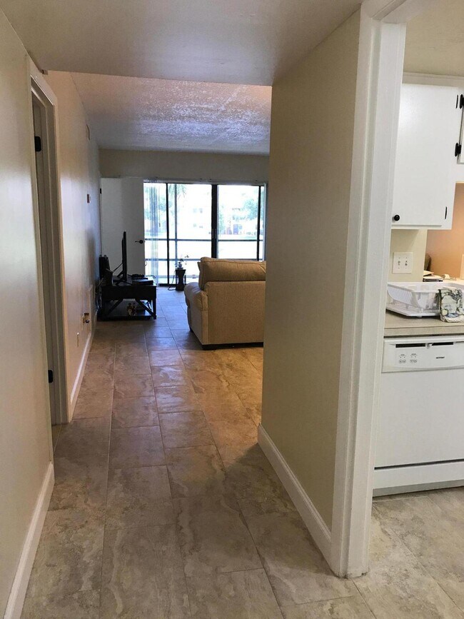 Building Photo - 2050 Oleander Blvd