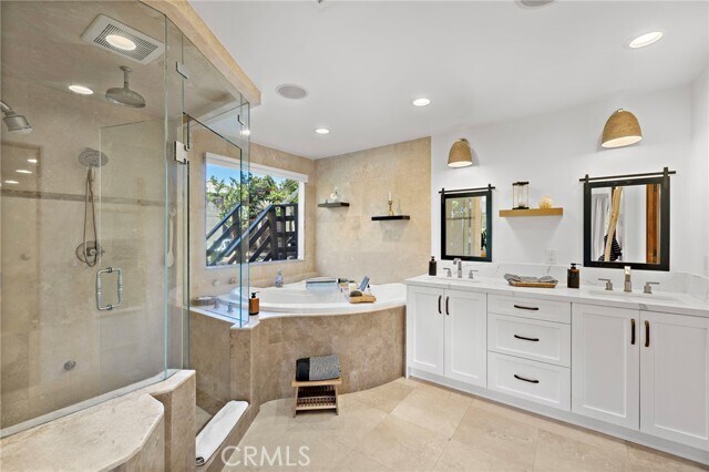 Building Photo - 449 Avenida Crespi