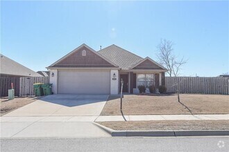 Building Photo - 1031 Gardenia St