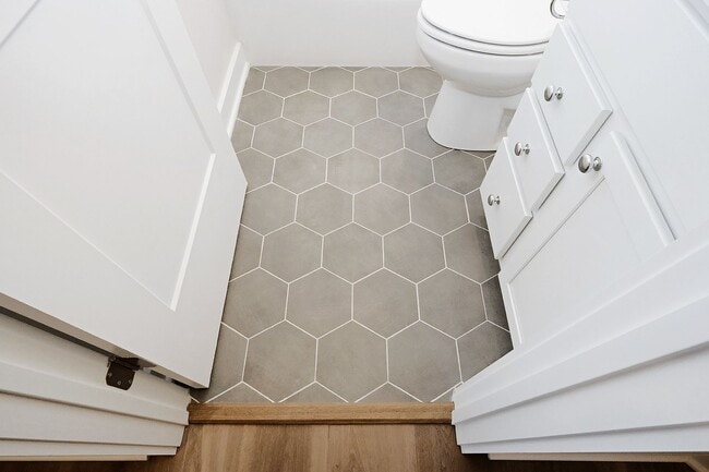 Building Photo - Dog-Friendly Townhome in Desirable Belvedere Community