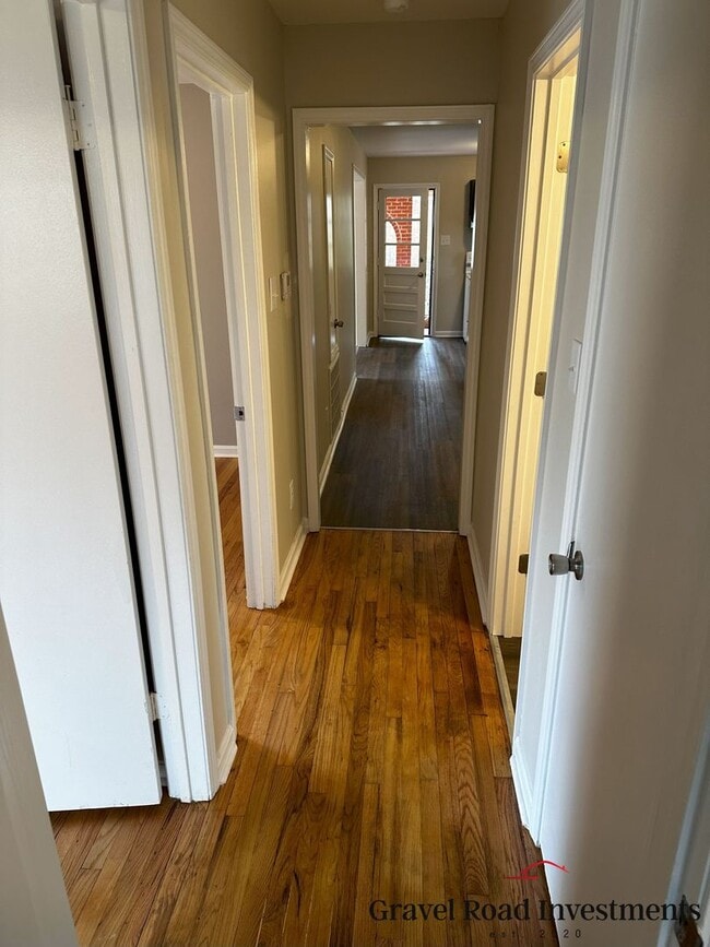 Building Photo - Charming 3-Bedroom Brick Home in a Quiet Cul-de-Sac