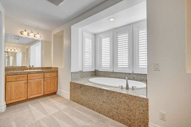 Building Photo - Stunning Rhodes Ranch Four Bedroom