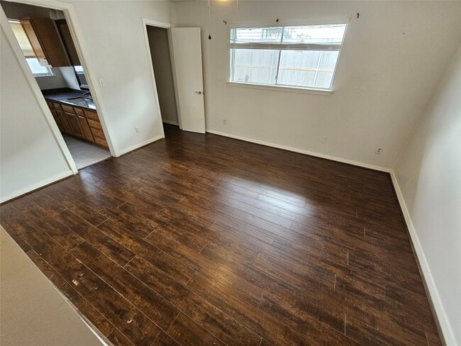 Building Photo - 5526 Whispering Creek Way