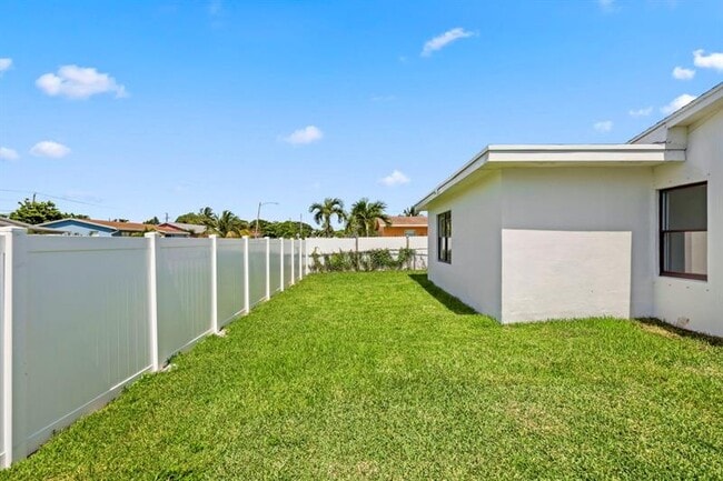 Building Photo - 3349 El Vedado Ct E