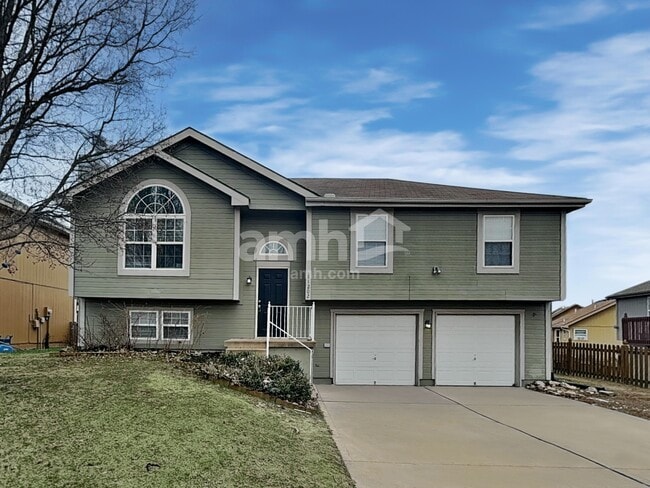 Building Photo - 11202 N Lewis Ave