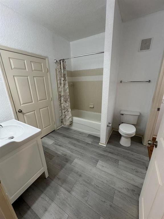 Building Photo - 5957 Westgate Dr