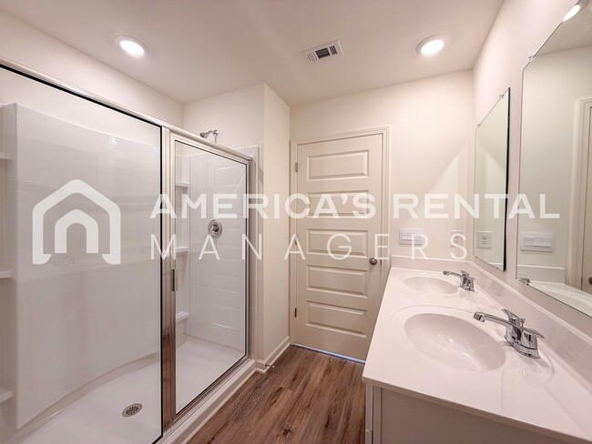 Building Photo - Coming Soon! Available to View NOW!!! DEPOSIT PENDING!!!