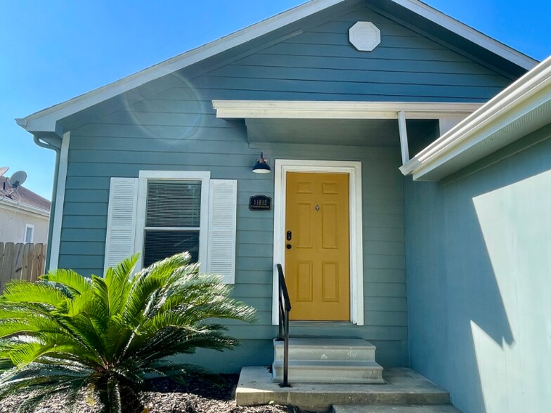 Building Photo - 11815 Greensbrook Forest Dr