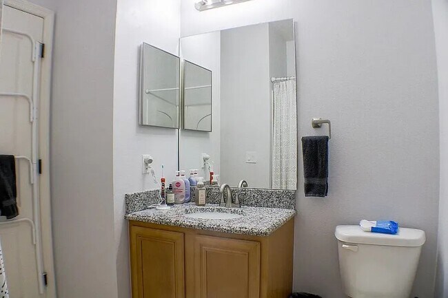 Building Photo - 2341 Betsy Ross Ln