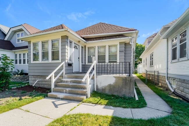 Building Photo - 4668 N 41st St